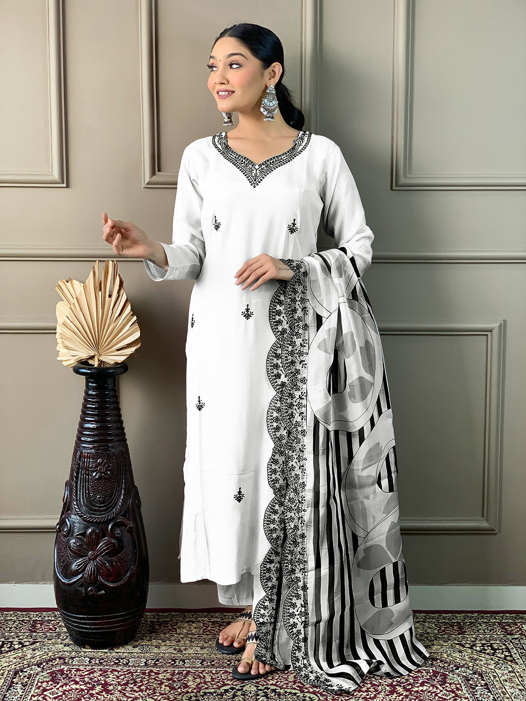 Women's White Embroidery Straight Kurta Pant With Dupatta